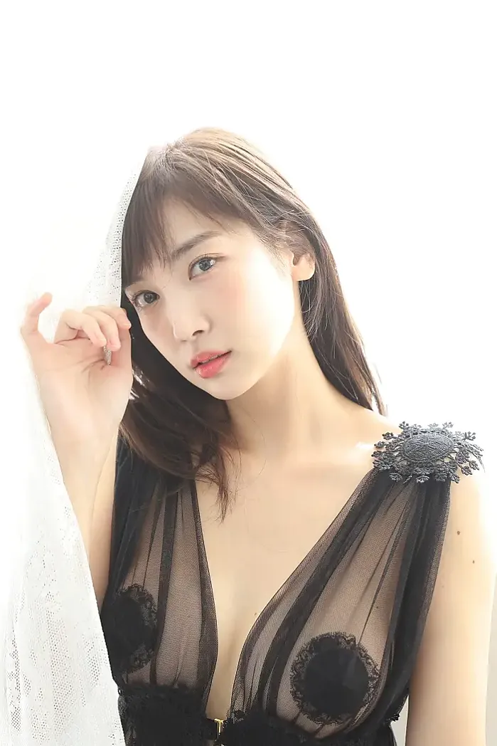 Mozzi 모찌, Sonson 손손, DJAWA ‘Spring Comes Twice’ Set.02