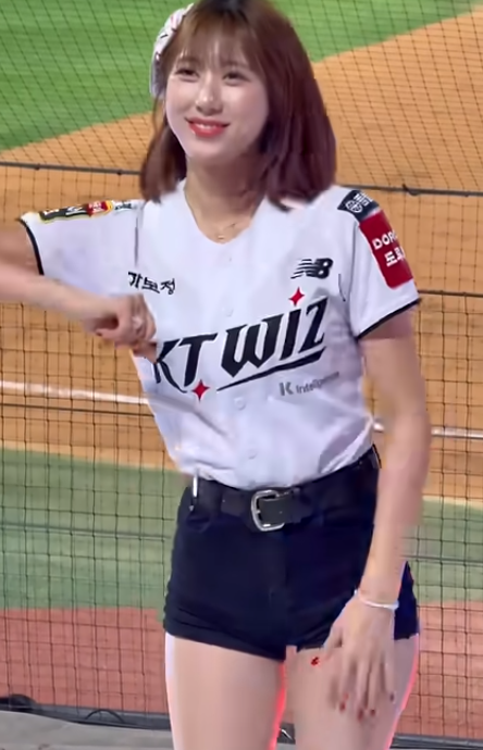 이금주 치어리더 정면 금주업 아웃송