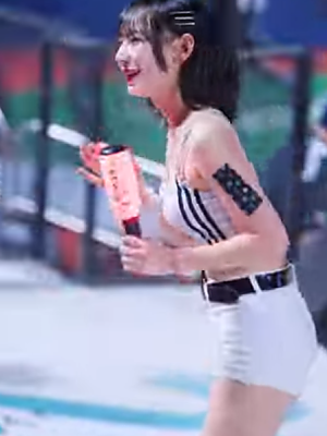 아이컨택 잘해주는 예쁜 치어리더 정희정