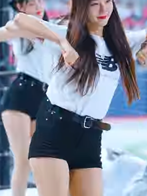 티셔츠만 입어도 완벽 Up 아웃송 김진아 치어리더