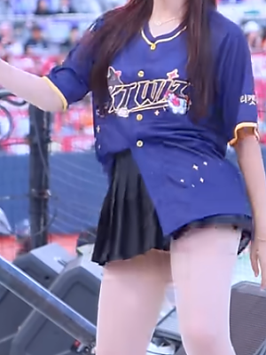 KT간판 치어리더 김진아 Kim jina 의 피리춤 아웃송 챌린지