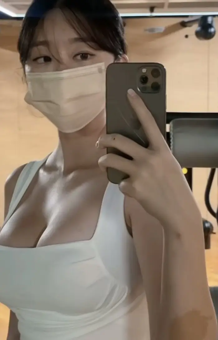 헬스장 원피스녀 셀카