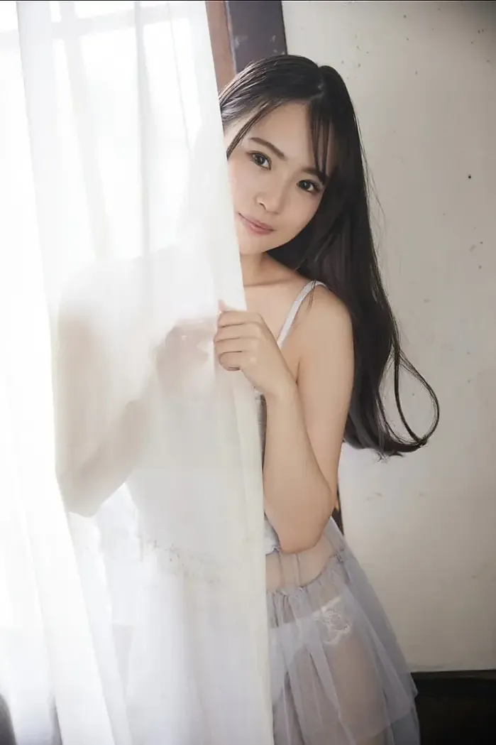 히메카와 세나, FLASH 디지털 사진집 「처음으로 누드」