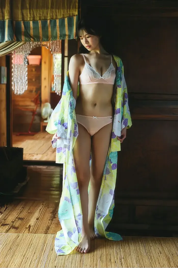 오카모토 아야카 사진집 「처음으로 물들이는 ‘여름’ 전 50컷 선공개」 Set.01