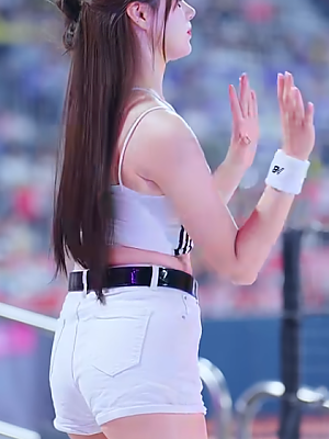 동작틀려 눈치보이는 이예빈 치어리더 아웃송 Lee Yebin cheerleader ktwiz