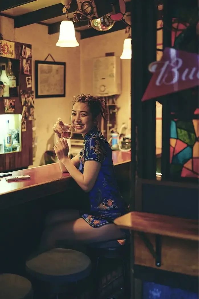 사토 아이리, FRIDAY 디지털 사진집 「신주쿠 로널리네스」 1권