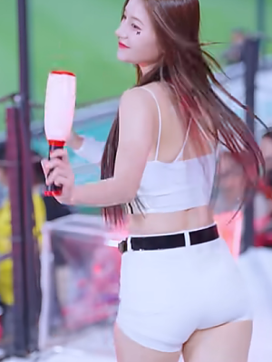 아파트 틀고 런웨이ㄷㄷ 김해리 치어리더