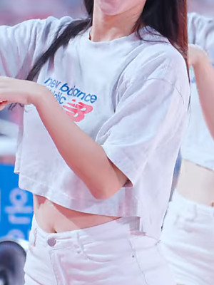 자리가 좁아도 따봉! 아웃송 김정원 치어리더