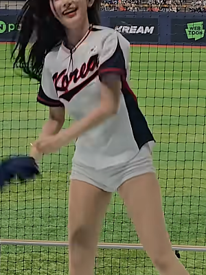 안타를 날려줘요 에브리데이 내가 응원하는 팀만 날렸으면 좋겠다..