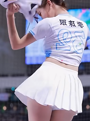 그는 그 놀라움에 매우 놀랐다.