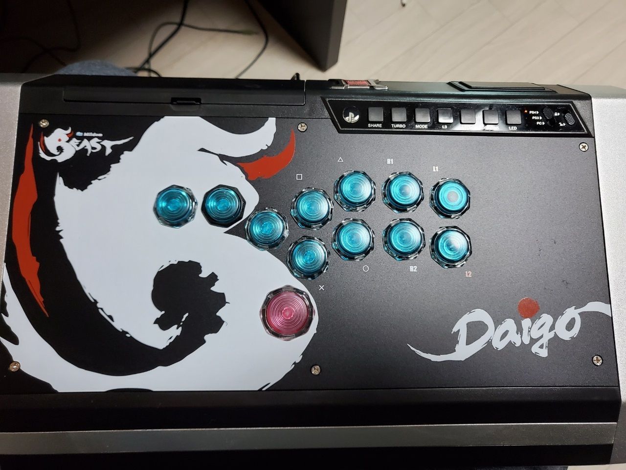 히트박스(레버리스)에 들어간 비용이 유머