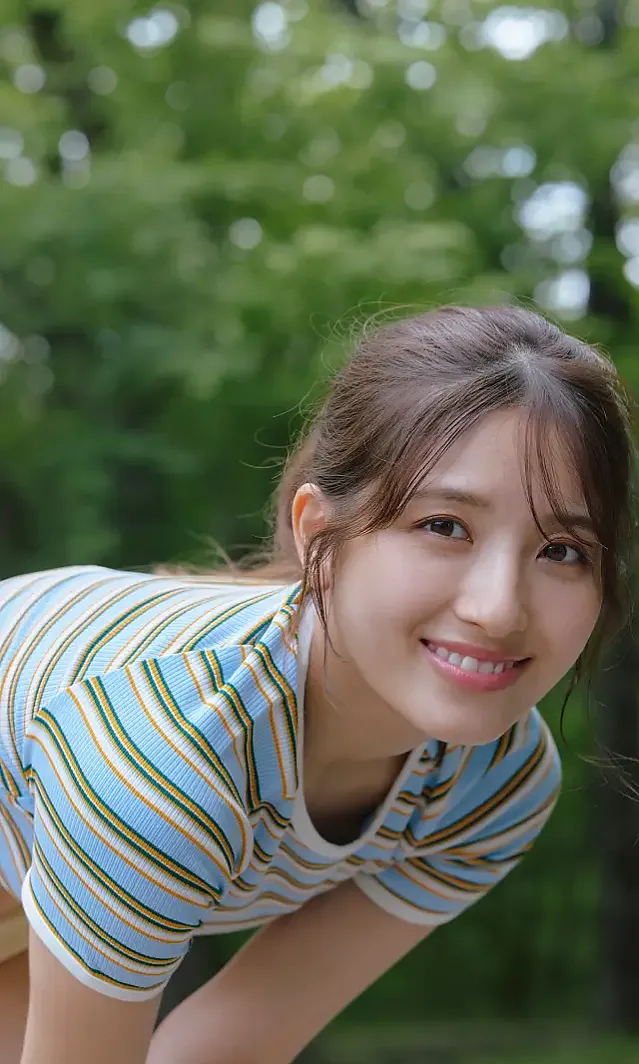 오와다 나나 포토북 「깊은 숲 속에서」 Set.02