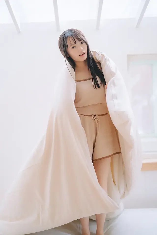 메이 하나다 위클리 플레이보이 플러스