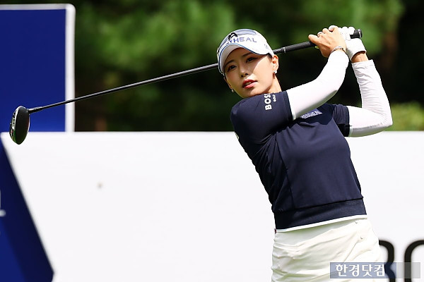 [포토] 이채은2, '행운의 언덕 주인공을 향해' (BC카드·한경 레이디스컵 2025)