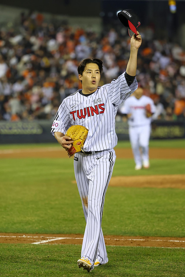 개그력에 실력까지 갖춘 임찬규…국내투수 중 평균자책점 가장 낮아