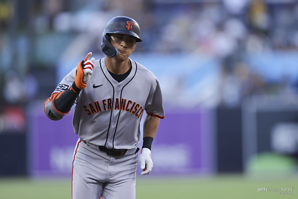 ‘10G 연속 안타’ 이정후 멀티출루로 활활 ‘팀은 3연패’