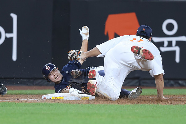[SD 베이스볼 피플] “꼭 깨트리고 싶다…” 두산 정수빈은 왜 3루타에 진심일까, 다 이유가 있다
