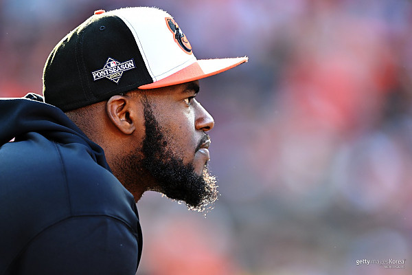 ‘평균 100마일’ 바티스타, 투수로는 끝? ‘큰 어깨 수술’