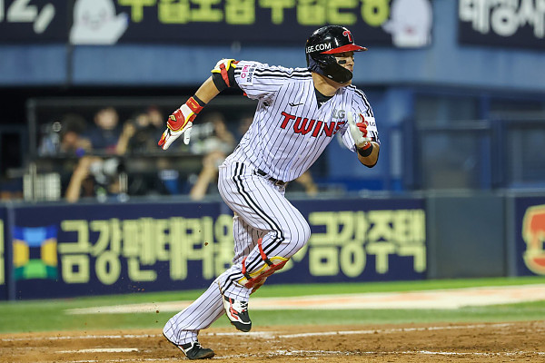 LG, 정규시즌 우승확률 ‘90%’ 잡았다!…슈퍼 백업 천성호 맹활약→70승 고지 선점 [SD 잠실 스타]