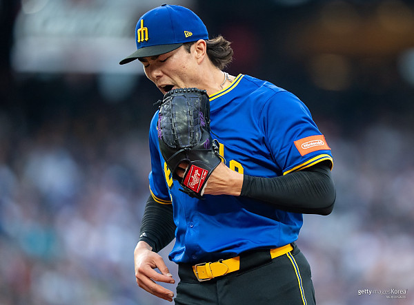 ‘차원이 다른 안정감’ 브라이언 우, ‘전설의 사이 영 소환’