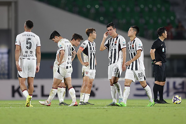 불안한 GK에 김주성 공백까지 첩첩산중…’2G·8실점‘ 서울, 리스크 관리 없이 반등도 어려워→답답한 후반기 레이스