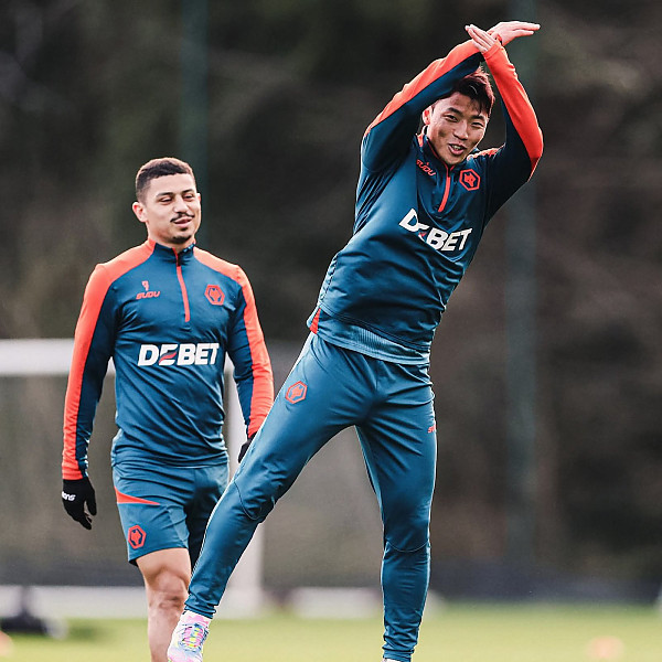 새 시즌도 황희찬의 불안한 입지는 그대로…정말 안 되겠네, 진짜 떠나야 할까? 英매체, ”올 여름이 주급 7만 파운드 절약할 최적의 매각 타이밍“→추정 이적료 225억