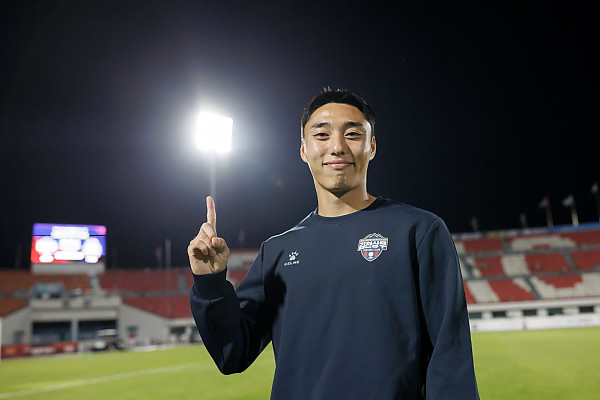 [사커피플] “이제는 가족을 위해 더 많이 뛰어야죠” 전반전 도중 태어난 아들 ‘긍정이’…책임감 장착한 이동준의 축구인생 ‘2막’은 이제 시작